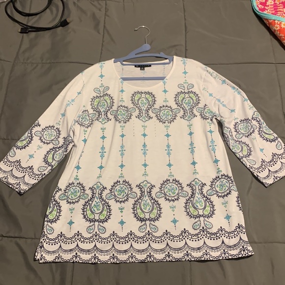 White with navy and turquoise patterned 3/4 length sleeve Medium - Picture 3 of 4